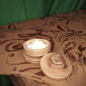 Tabletop coarse sea salt container